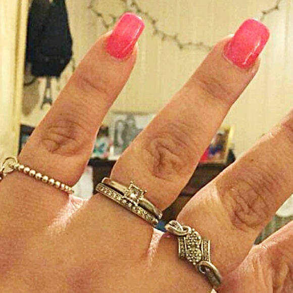 White Gold Wedding Ring Set! - Picture 7 of 7